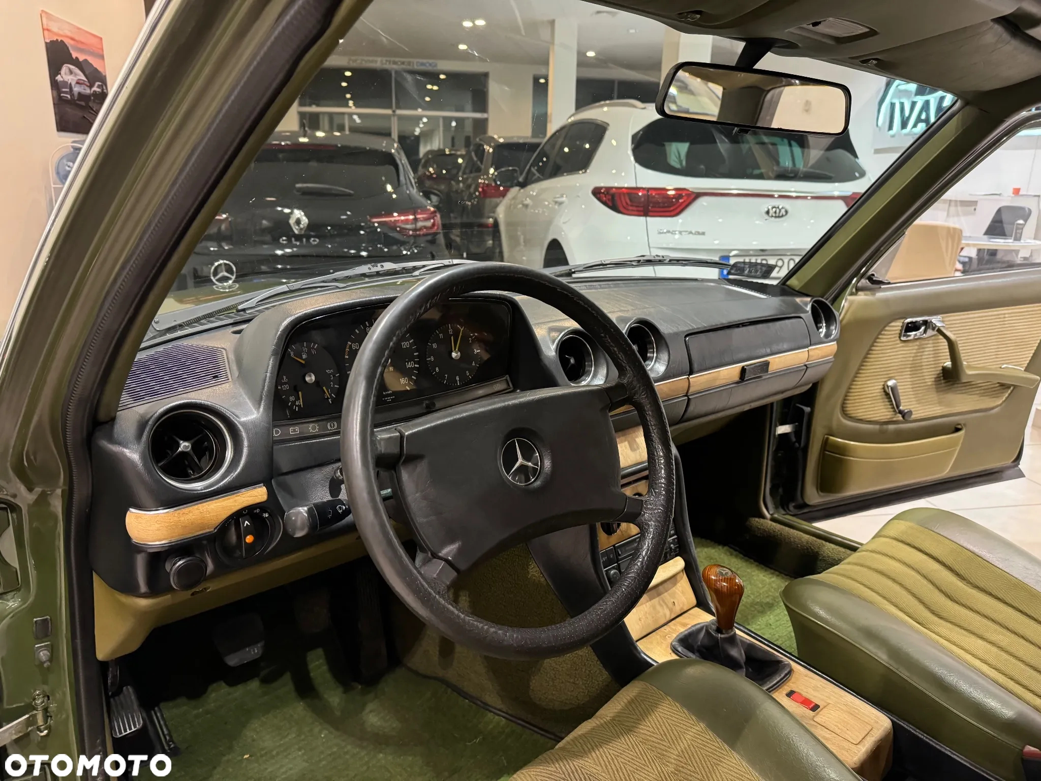 Mercedes-Benz W123 - 19