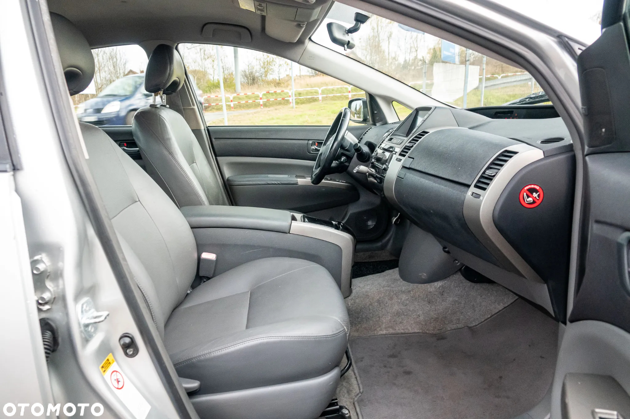 Toyota Prius (Hybrid) Executive - 21