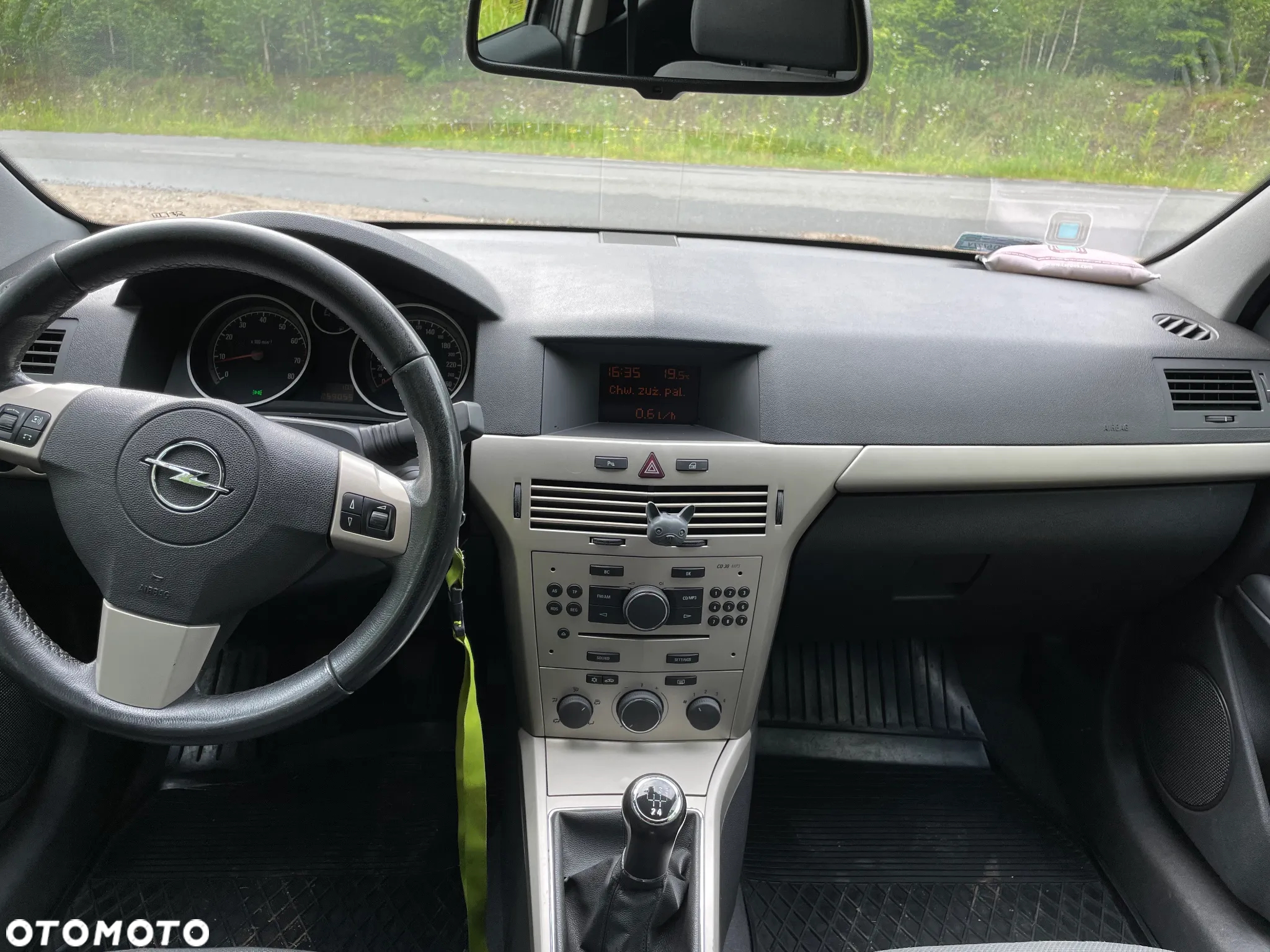 Opel Astra GTC 1.6 - 7