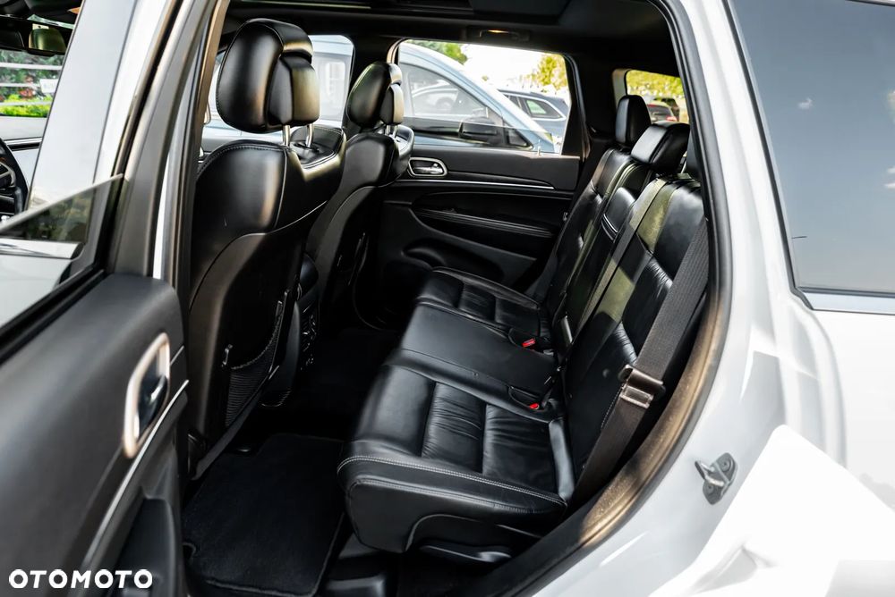 Jeep Grand Cherokee - 33