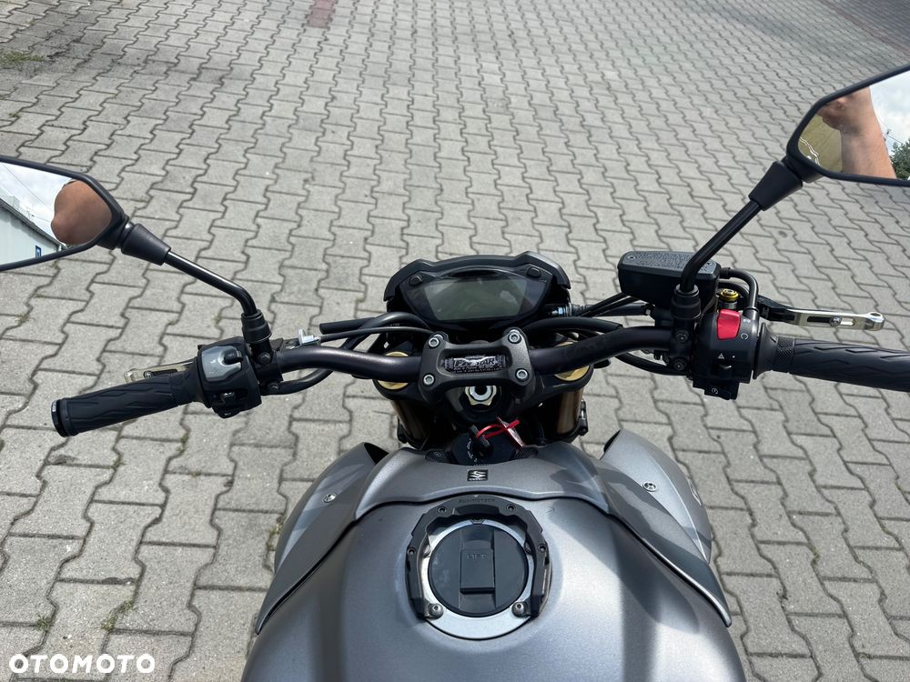 Suzuki GSX 1000 - 8