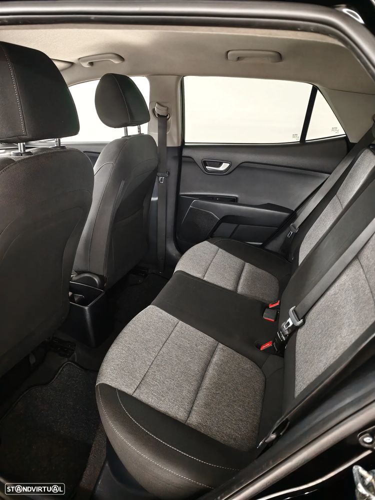 Kia Stonic 1.2 Dynamic — fotografia 20