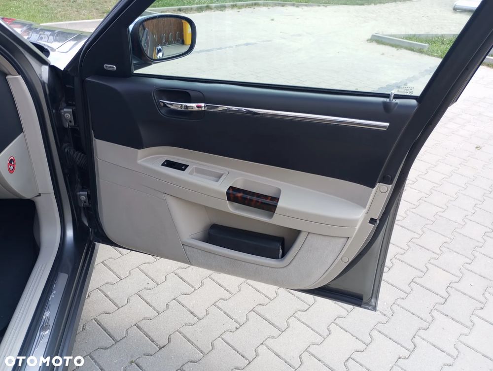 Chrysler 300C Touring 3.0 CRD DPF Automatik - 20