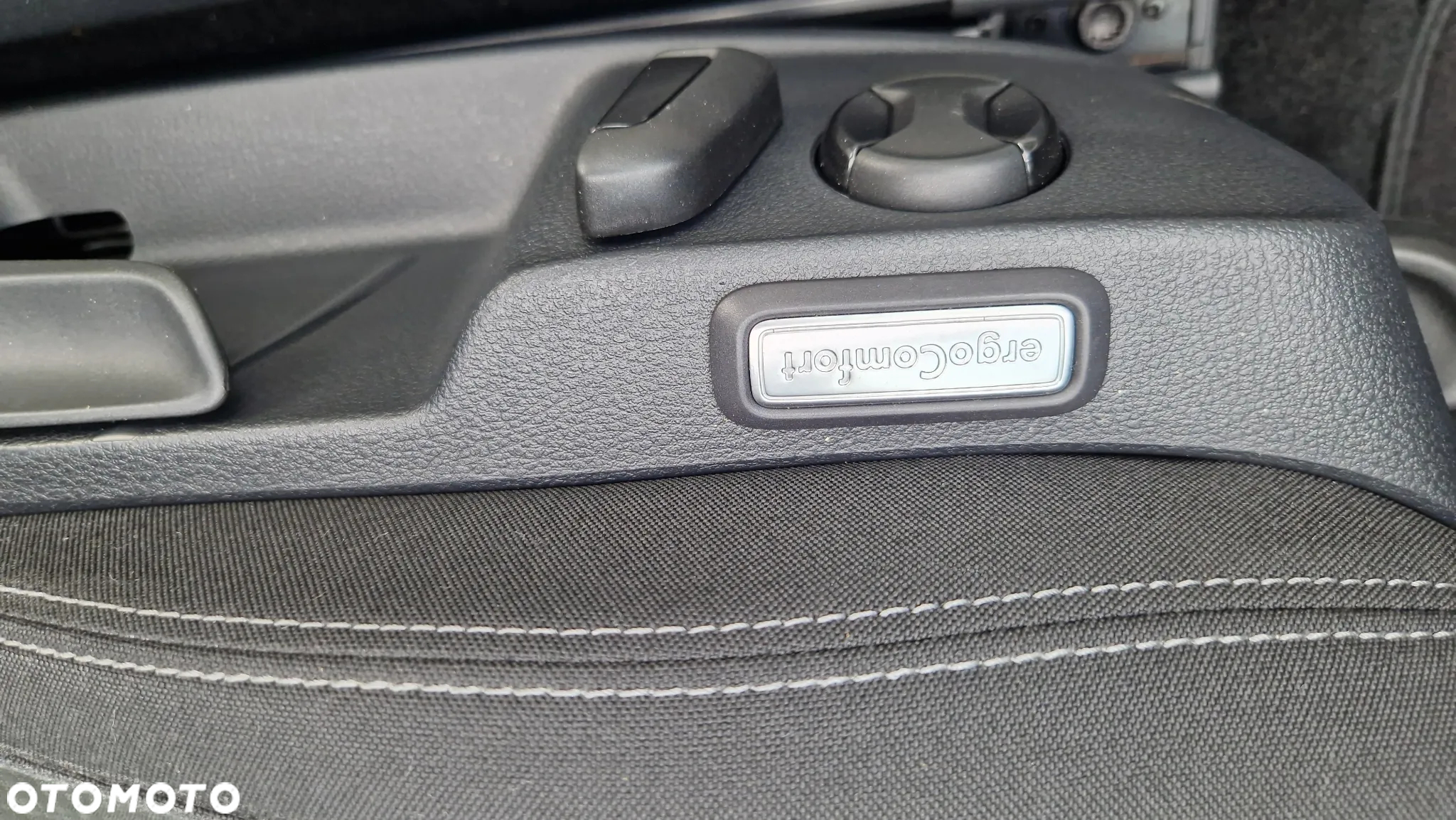 Volkswagen Passat Variant 2.0 TDI SCR DSG Business - 22