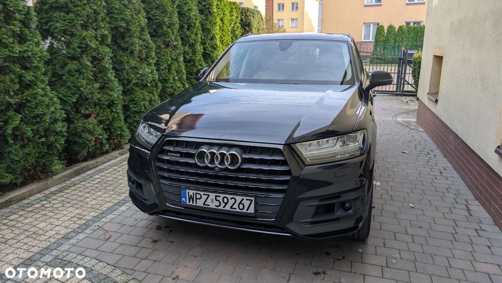 Audi Q7 - 1