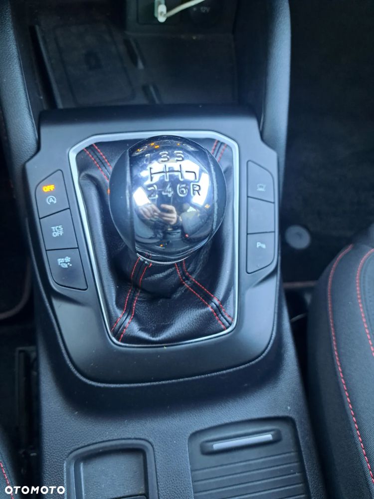 Ford Focus 1.0 EcoBoost Hybrid ST-LINE DESIGN - 18