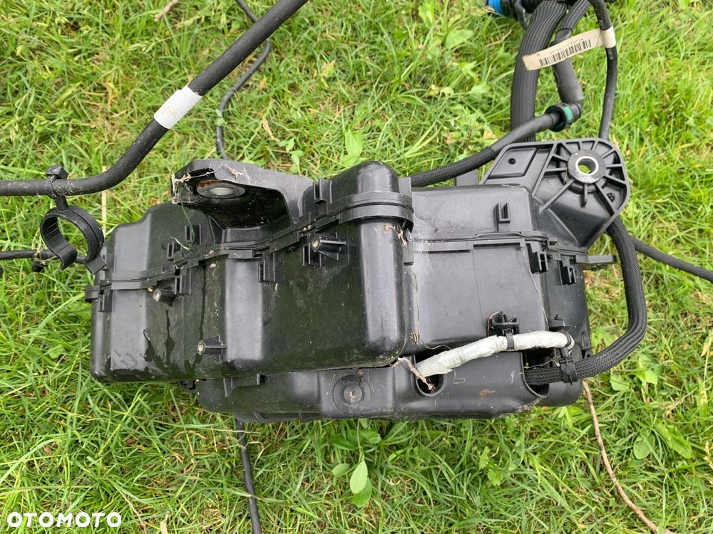 ZBIORNIK ADBLUE FORD MONDEO MK5 KG93-5J228-AD - 8