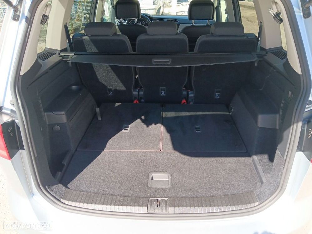 VW Touran 2.0 TDI Confortline - 16