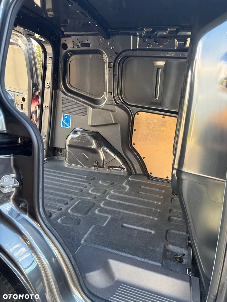 Ford Transit Courier - 8