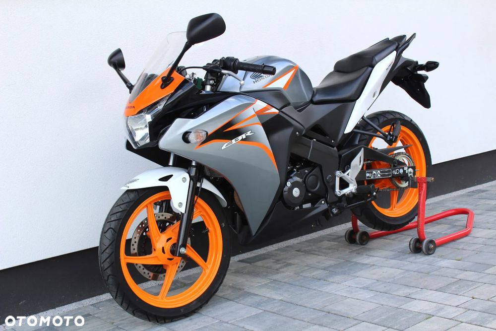 Honda CBR - 1