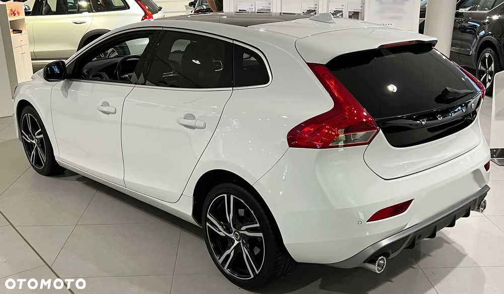 Volvo V40 D3 Drive-E R-Design Momentum - 6