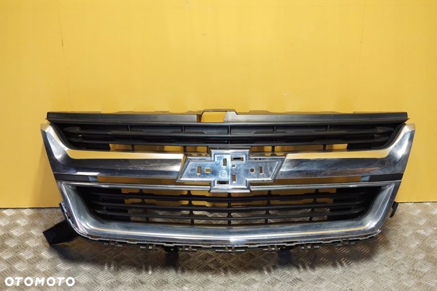 CHEVROLET COLORADO 2015 - 2020 Atrapa Przód Grill Chrom USA - 1