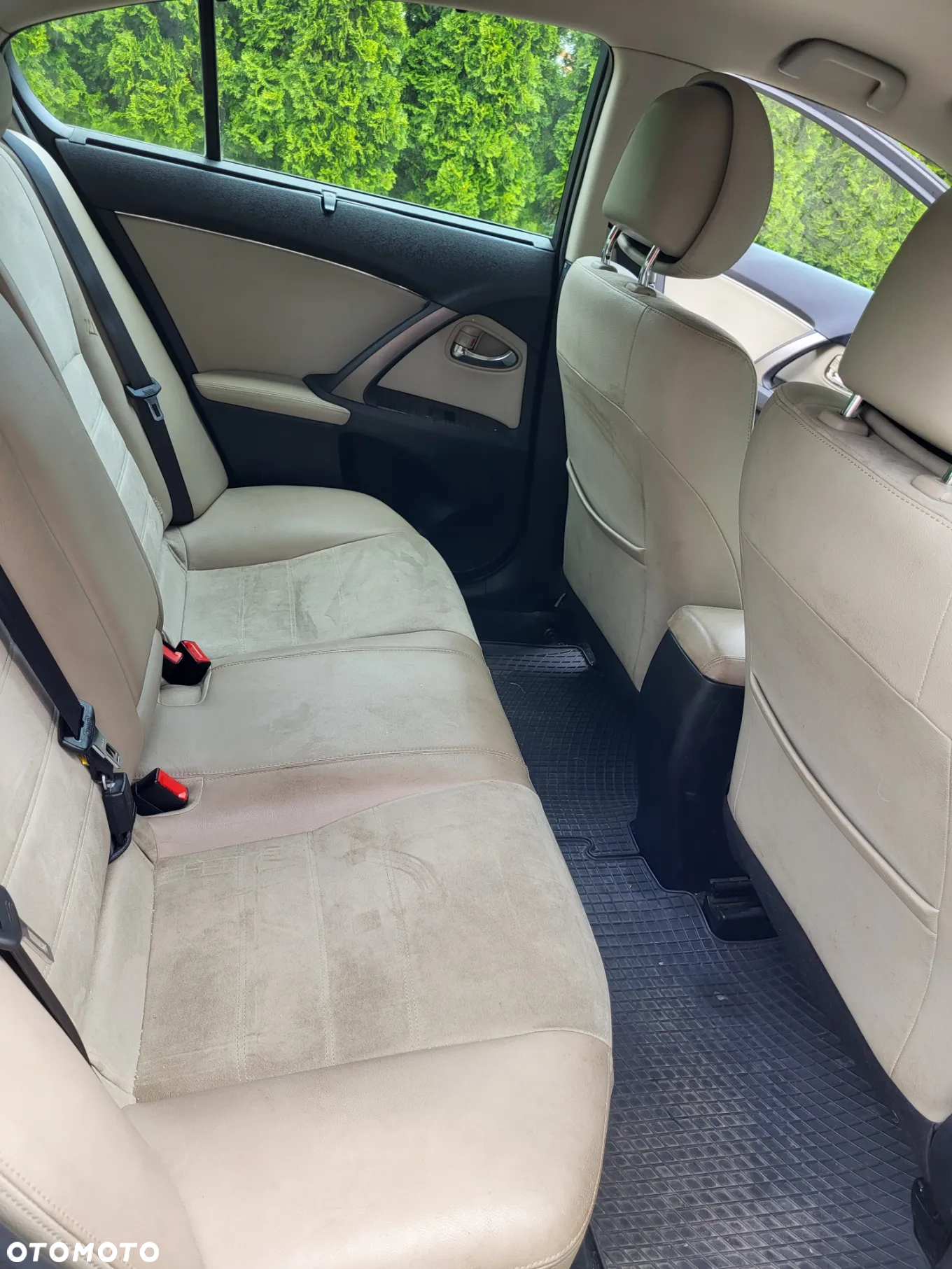 Toyota Avensis 1.8 Premium MS - 6