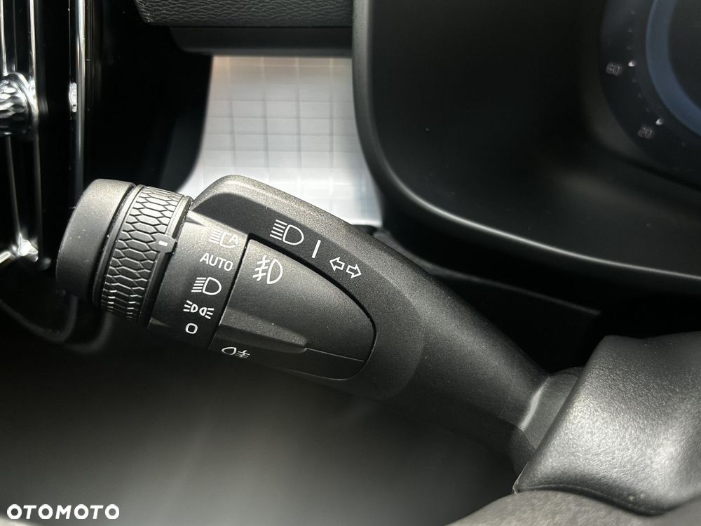 Volvo XC 40 - 25