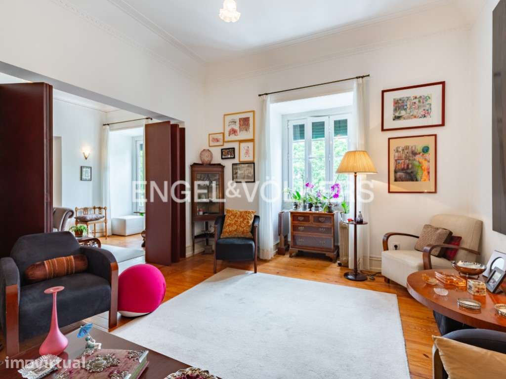 Elegante Apartamento T5 no Areeiro - Grande imagem: 2/26