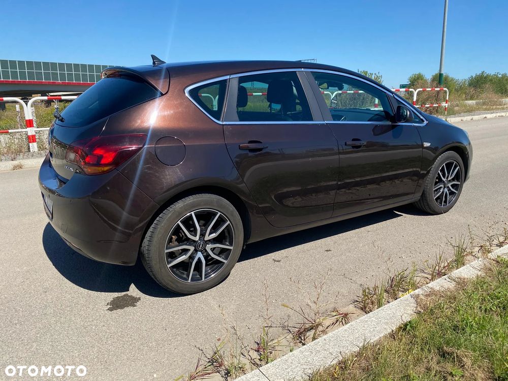 Opel Astra 1.7 CDTI Cosmo S&S - 9