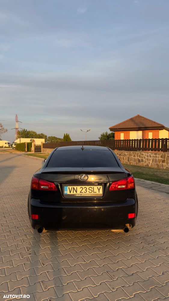 Lexus Seria IS 250 2.5 V6 Aut Luxury - 6