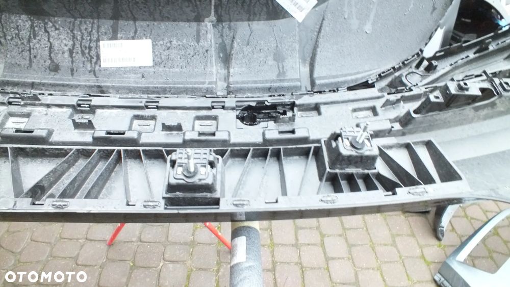 Zderzak tylny Audi E TrON 4KE807385 - 11