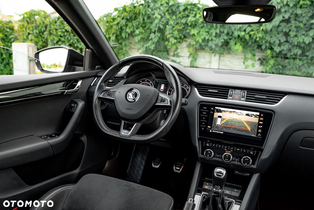 Skoda Octavia 2.0 TSI RS - 21