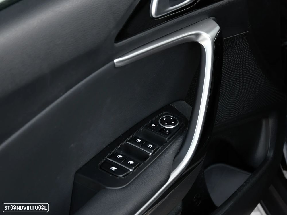 Kia XCeed 1.6 GDi PHEV Drive - 17