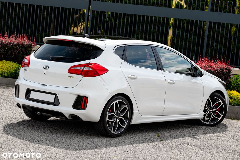 Kia Ceed 1.6 T-GDI GT - 14