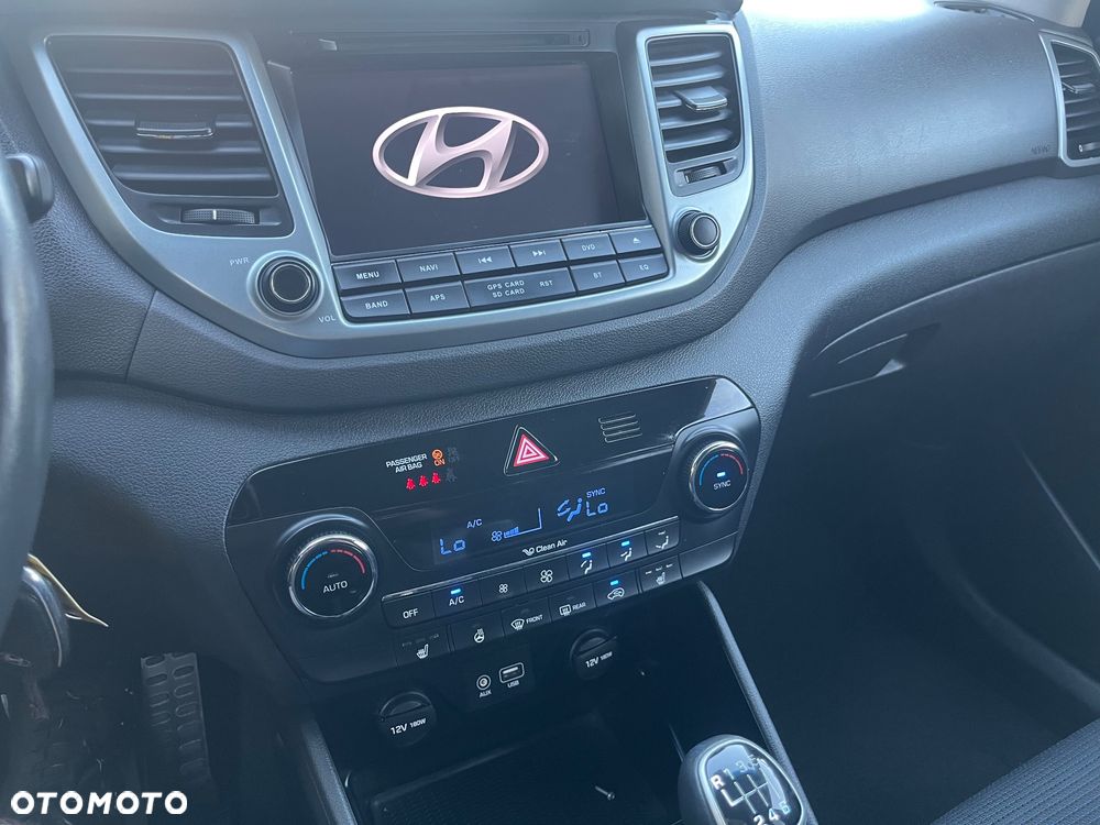 Hyundai Tucson blue 1.7 CRDi 2WD Intro Edition - 14