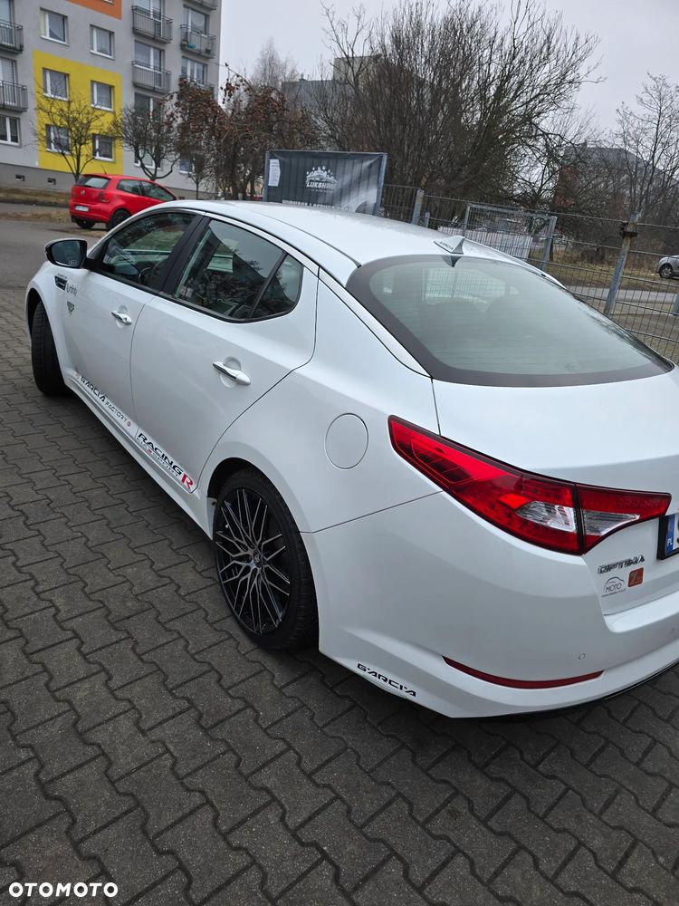 Kia Optima 2.0 L - 7
