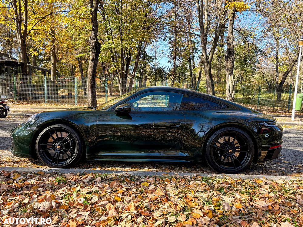 Porsche 911 Carrera 4 GTS PDK - 7