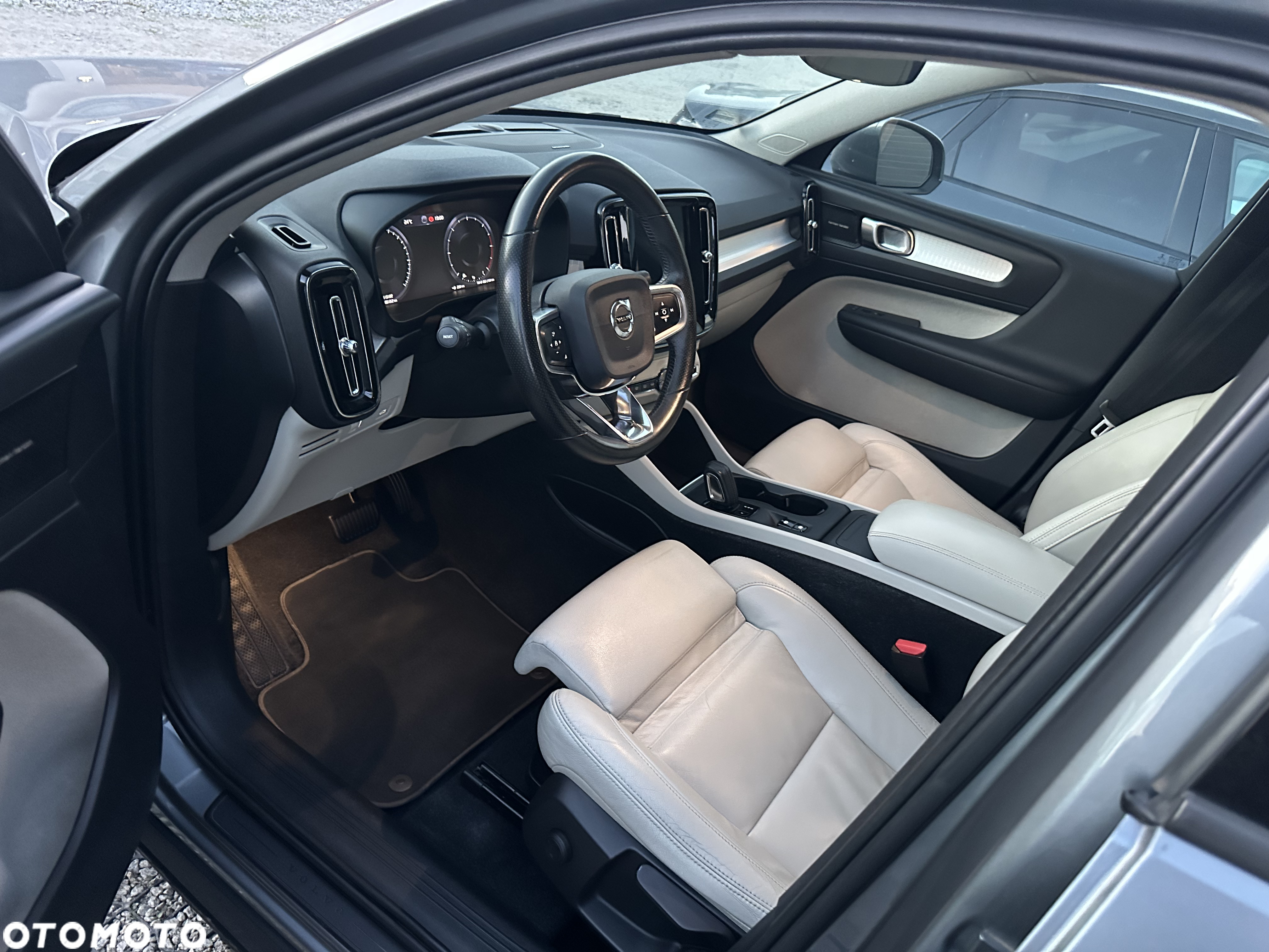 Volvo XC 40 D4 AWD - 2