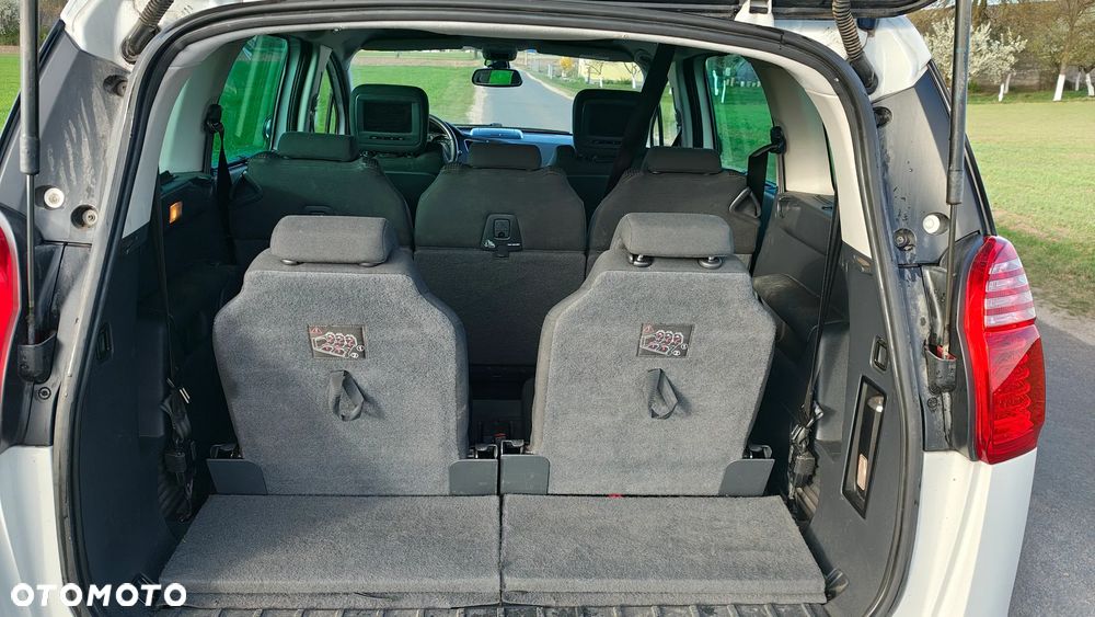 Peugeot 5008 - 10