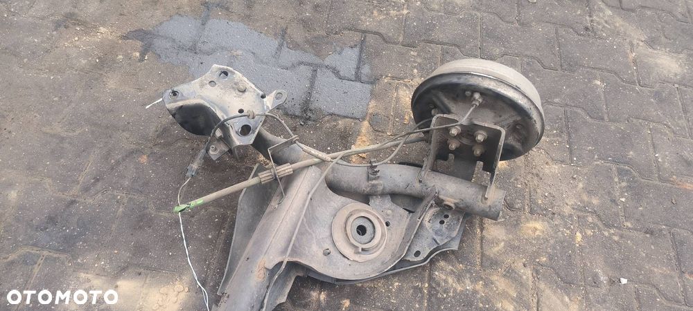 BELKA / SANKI TYŁ RENAULT CLIO IV - 8