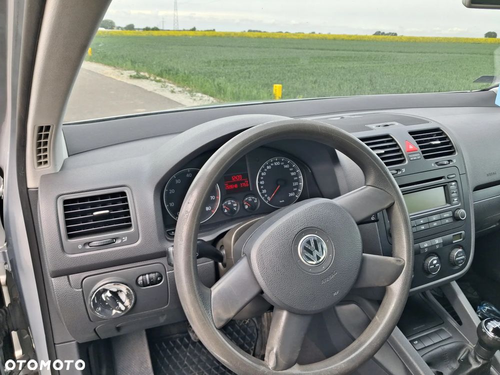 Volkswagen Golf 1.6 FSI Trendline - 5
