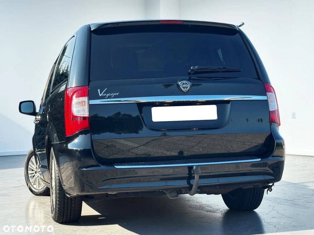 Lancia Voyager 2.8 Multijet 16v Platinum - 12
