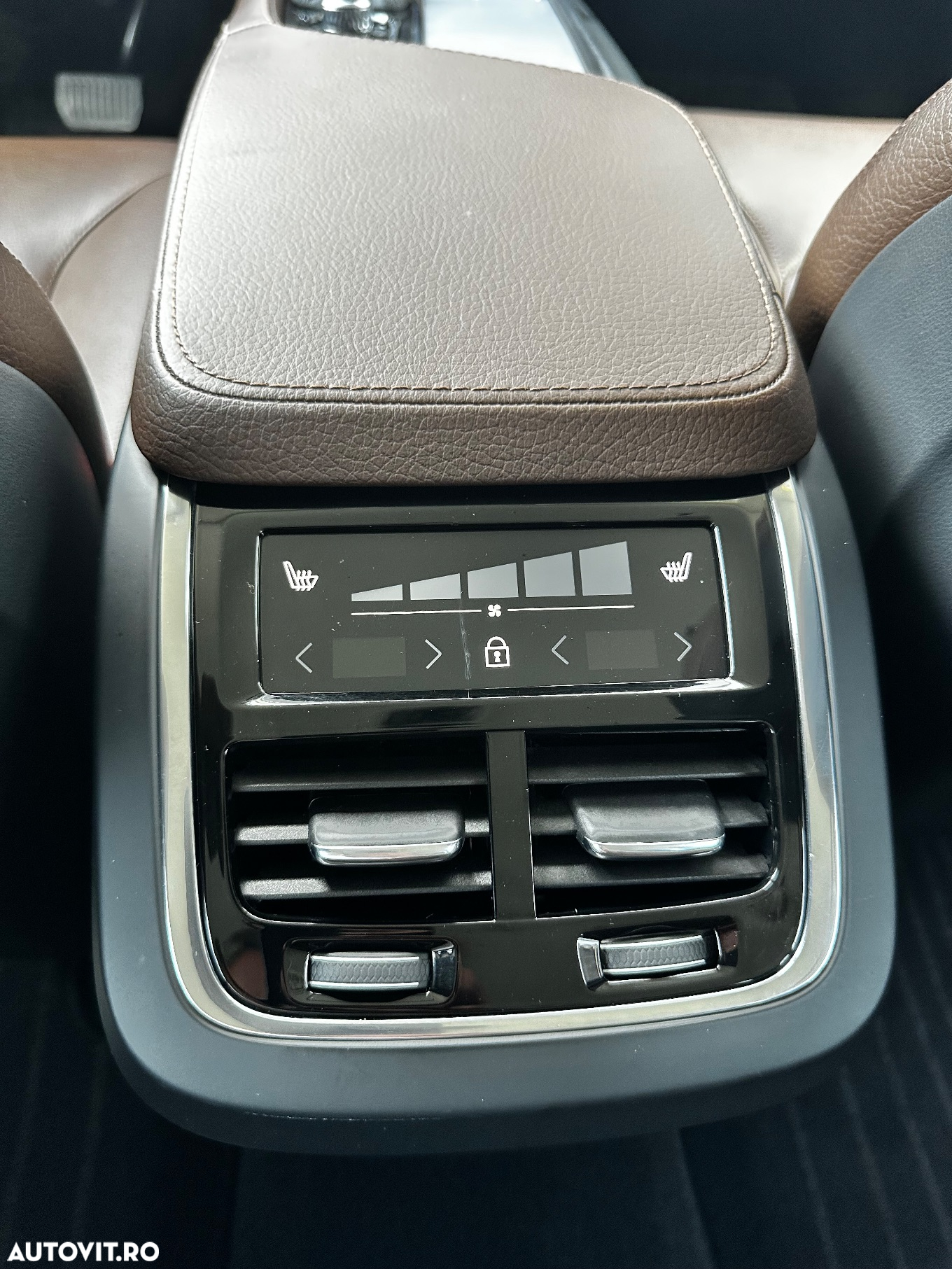 Volvo XC 90 D5 AWD Geartronic Momentum - 9