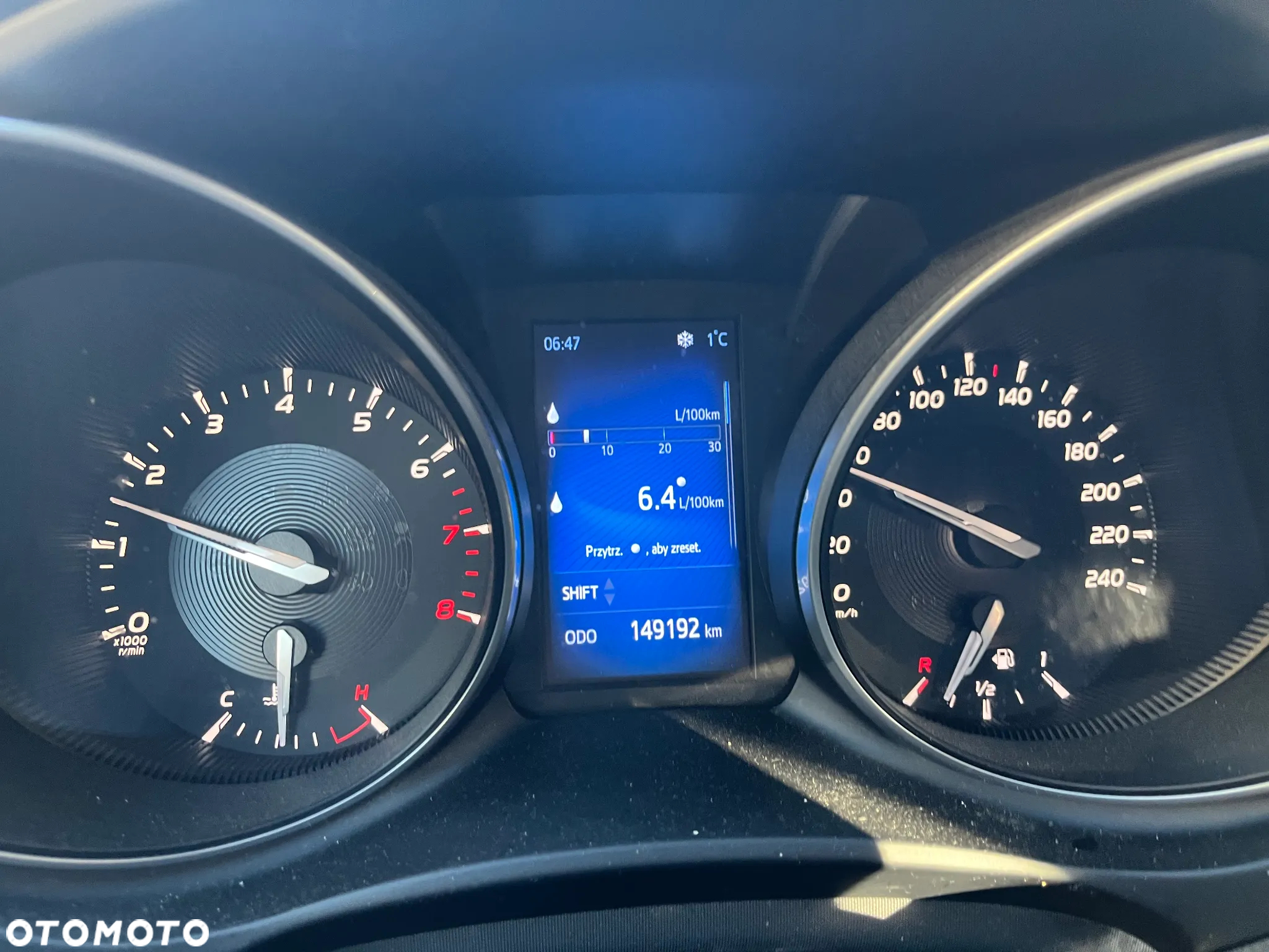 Toyota Avensis 1.8 Premium - 7