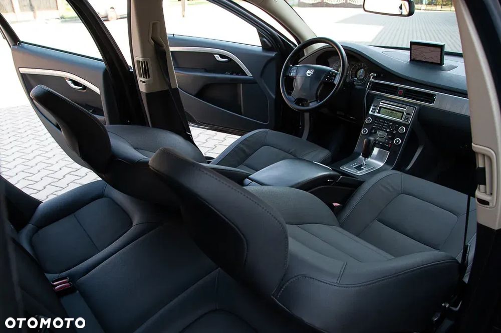 Volvo V70 2.4D Summum - 25