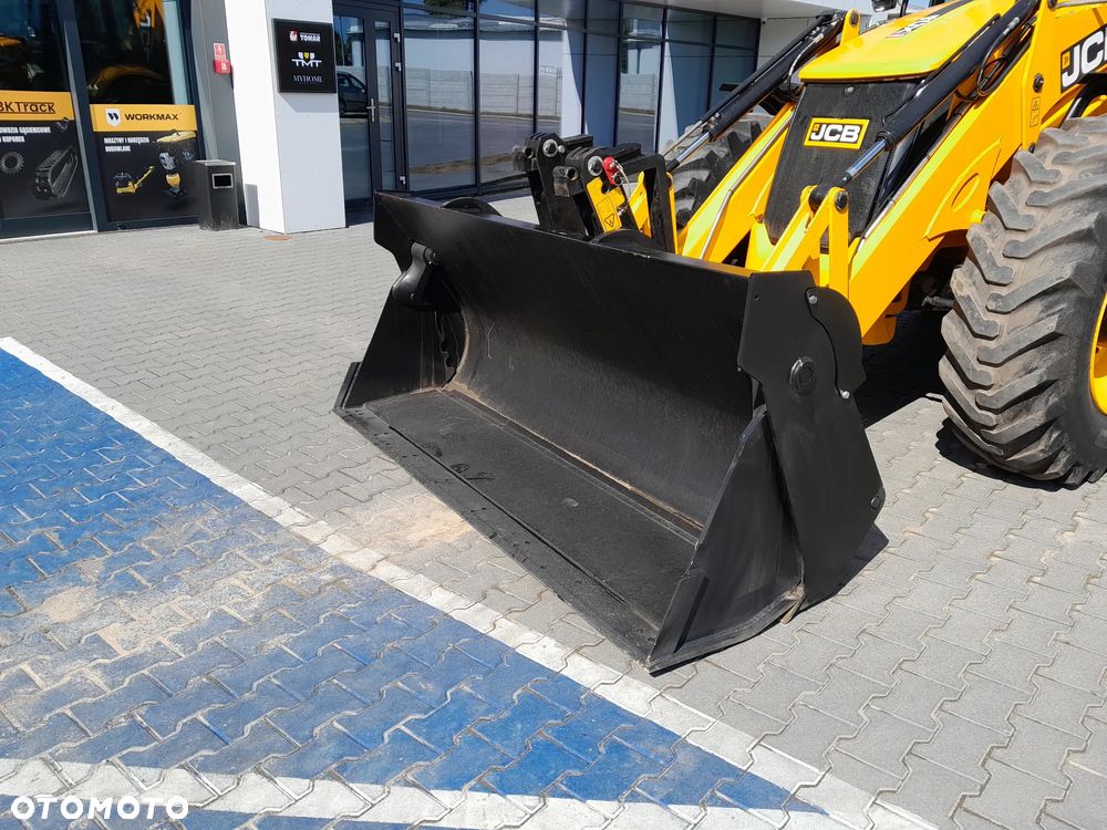 JCB JCB 4CX AEC  2023r - 13