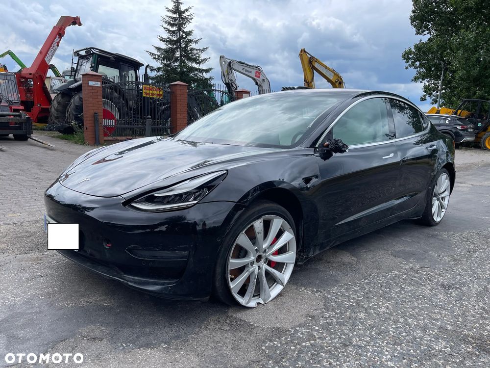 Tesla Model 3 Langstreckenbatterie Allradantrieb Dual Motor - 6