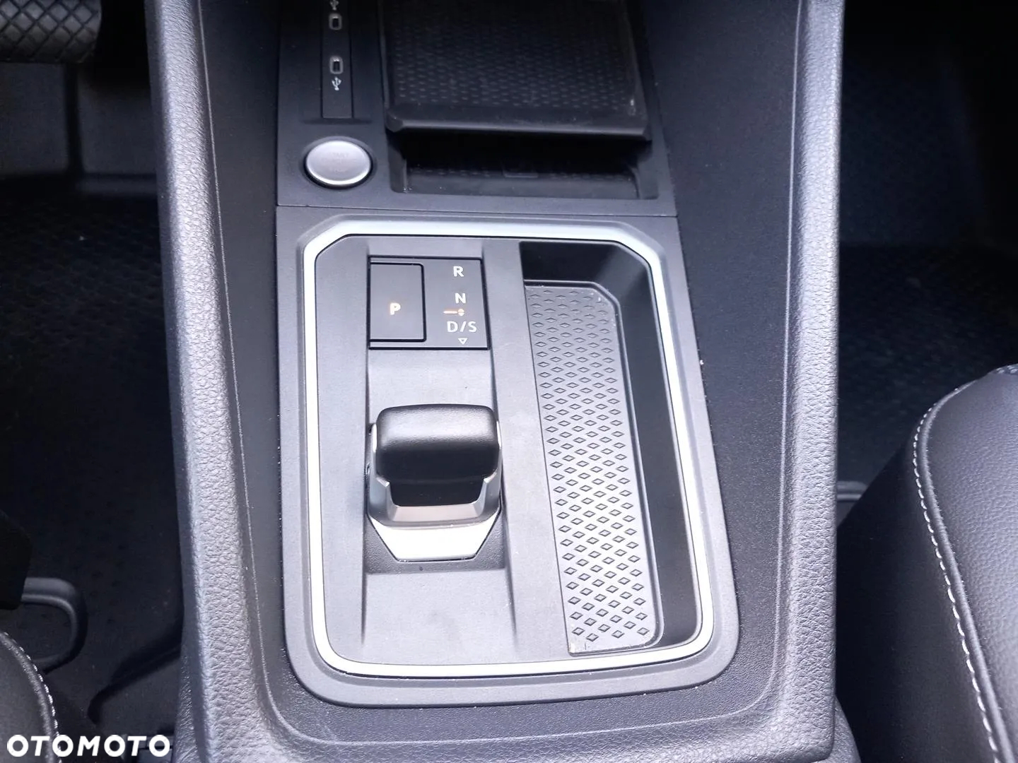 Ford Transit Connect - 16