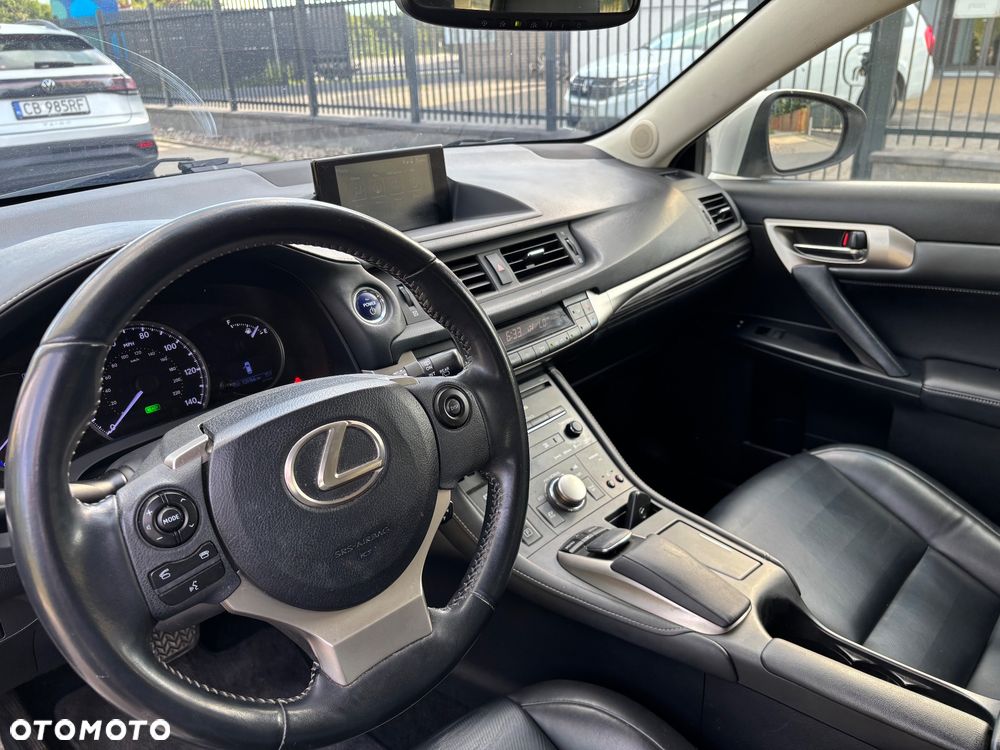Lexus CT 200h Prestige - 10