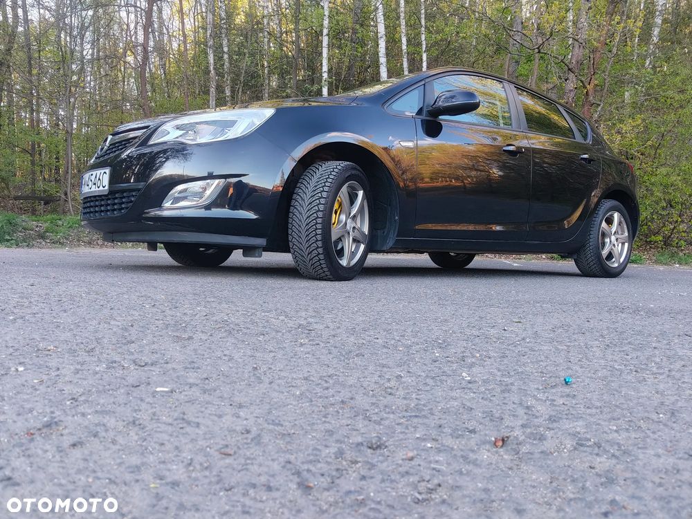 Opel Astra 1.4 ecoFLEX - 17