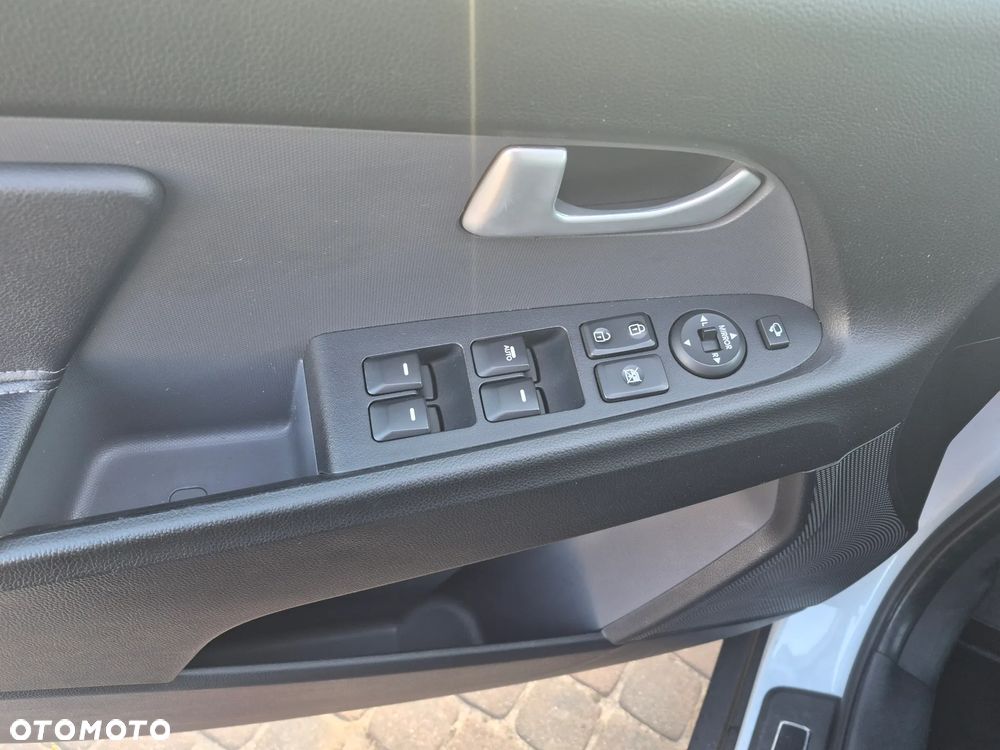 Kia Sportage 1.7 CRDI 2WD Spirit - 12