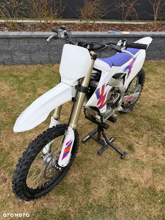 Yamaha YZF - 4
