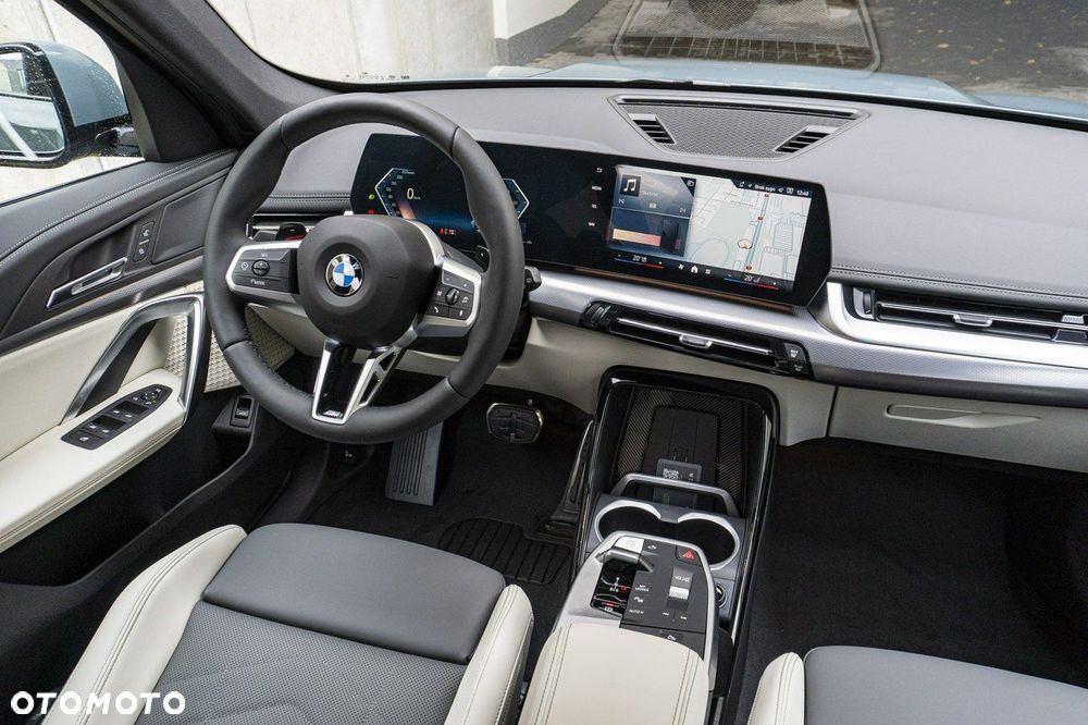 BMW X1 sDrive18i - 16