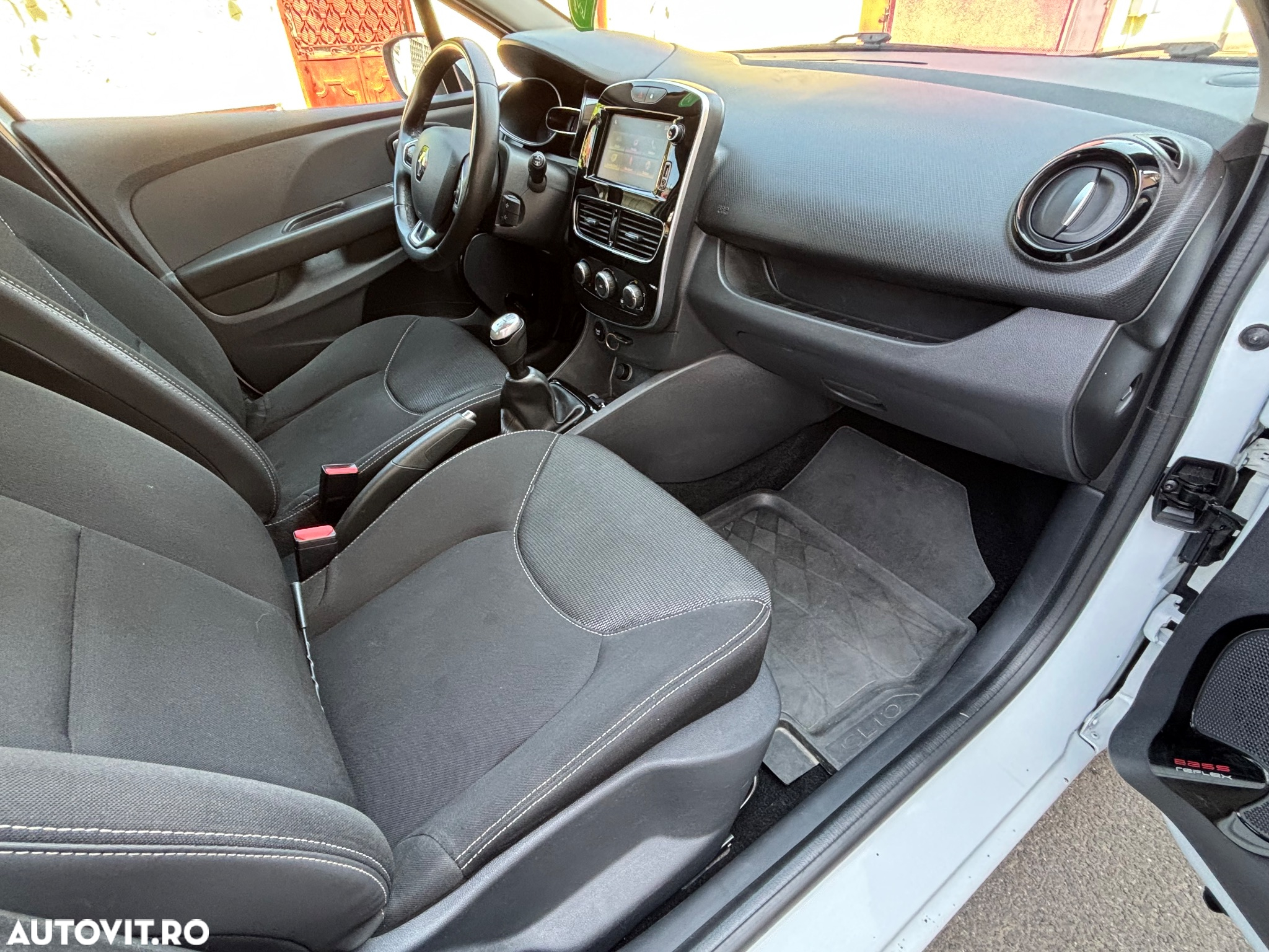 Renault Clio Estate Energy TCe Zen - 8