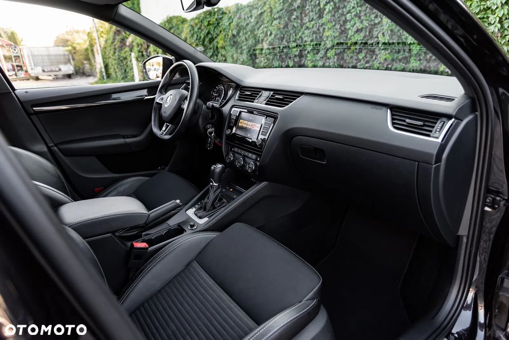 Skoda Octavia 2.0 TDI 4x4 DSG RS - 23