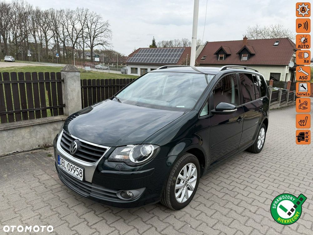 Volkswagen Touran - 1