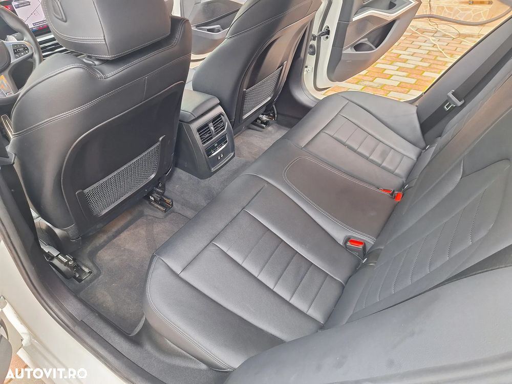 BMW Seria 3 330i AT - 6