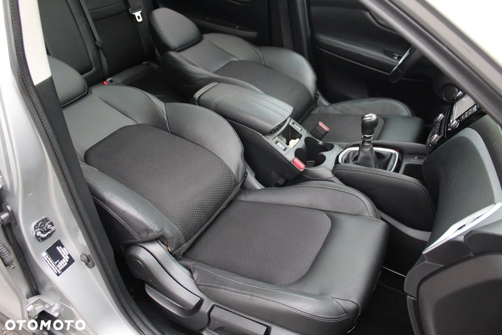 Nissan Qashqai 1.6 DCi Tekna EU6 - 25