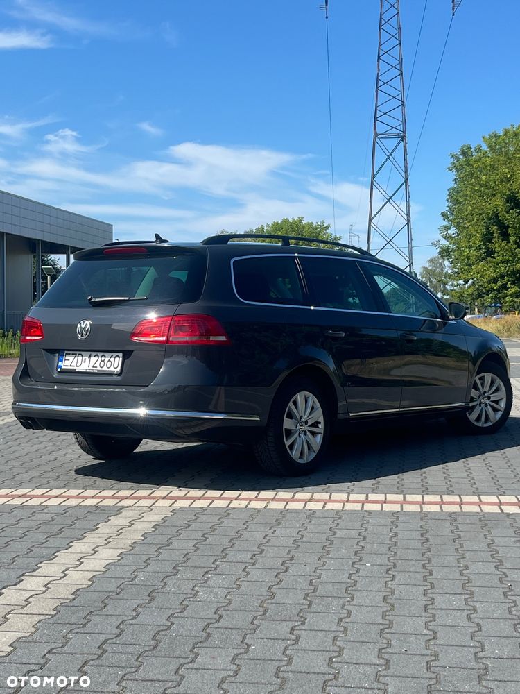 Volkswagen Passat 2.0 TDI DPF Trendline DSG - 13